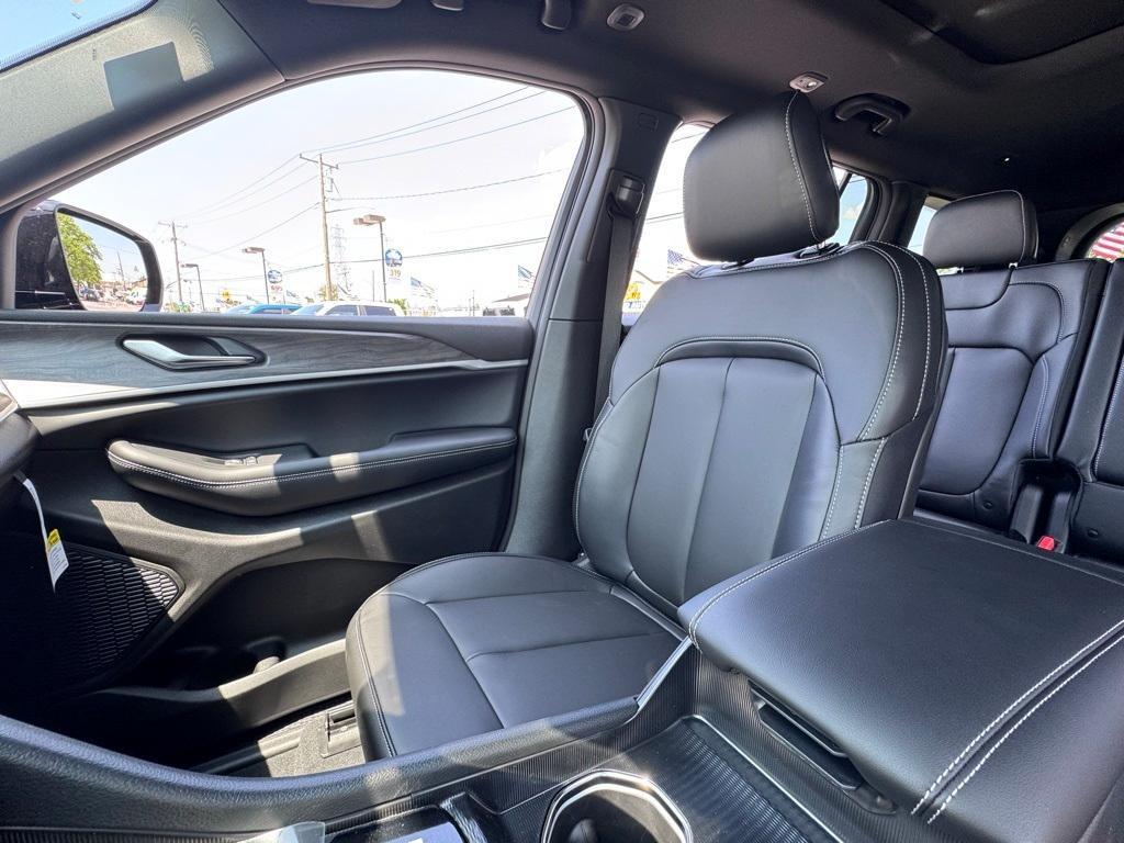 new 2025 Jeep Grand Cherokee L car, priced at $49,037