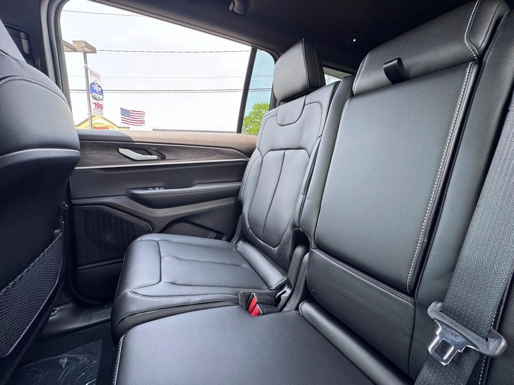 new 2025 Jeep Grand Cherokee car, priced at $48,526