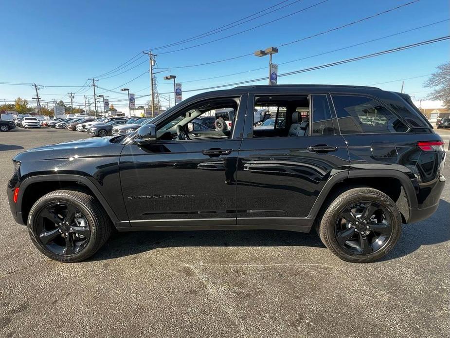 used 2024 Jeep Grand Cherokee car, priced at $39,995