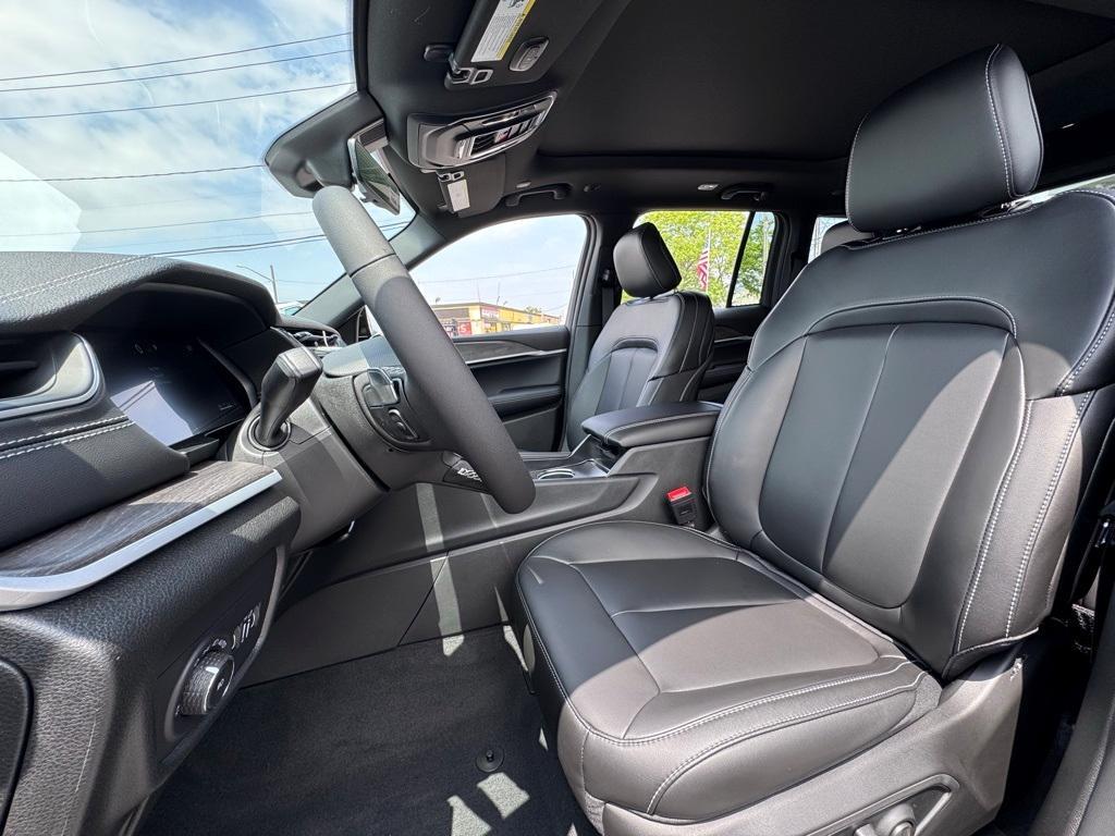 new 2025 Jeep Grand Cherokee car, priced at $44,950