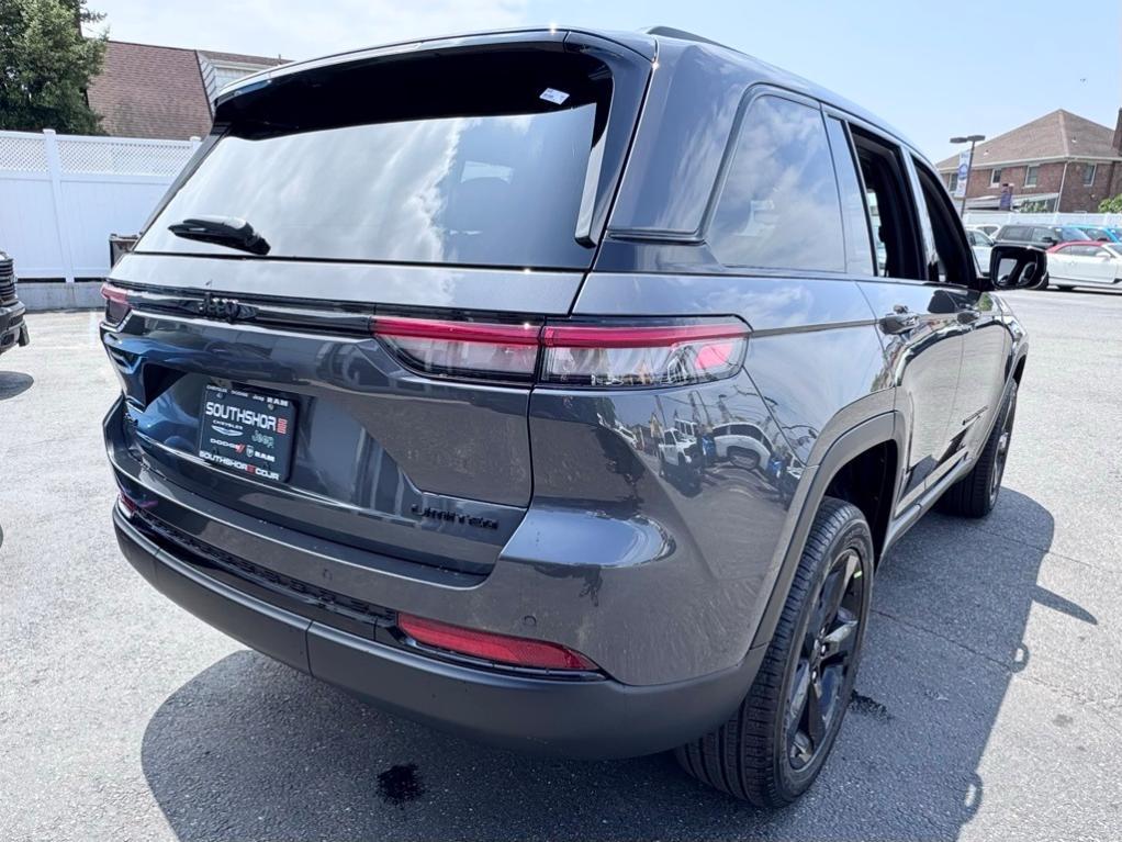 new 2025 Jeep Grand Cherokee car, priced at $44,950