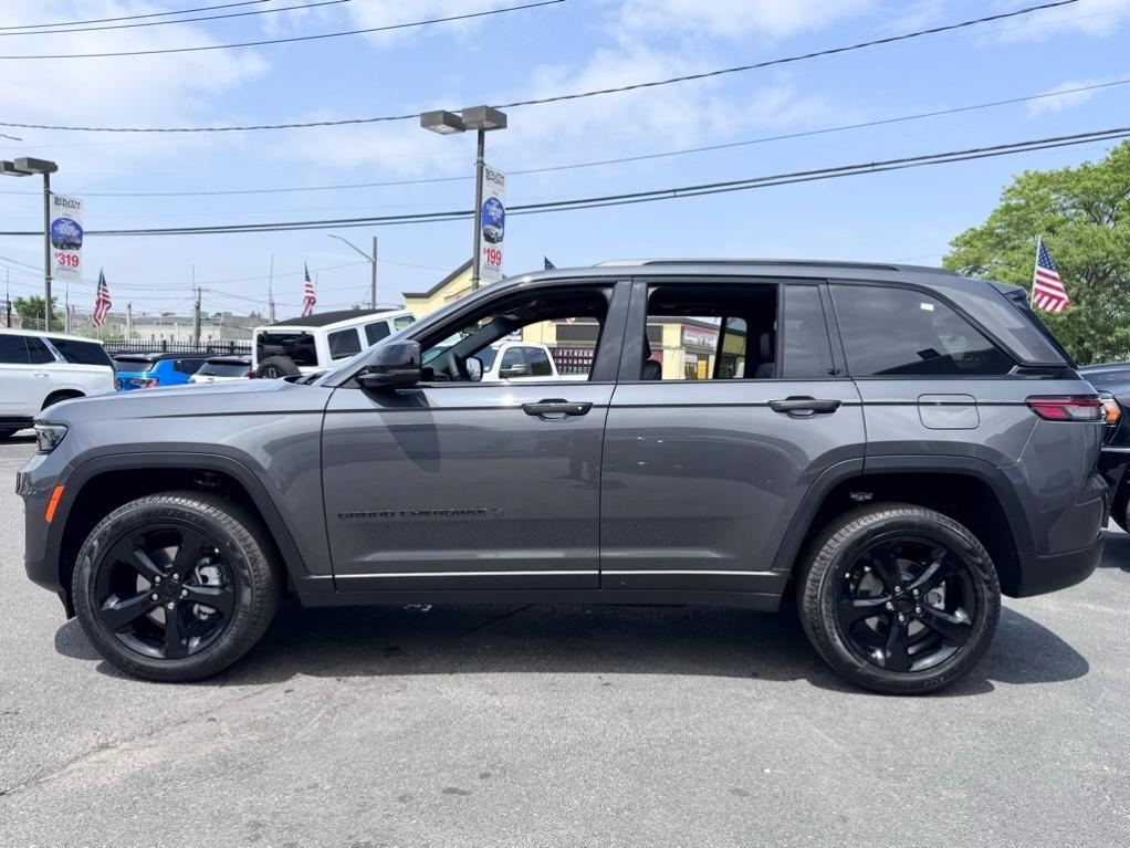 new 2025 Jeep Grand Cherokee car, priced at $44,950