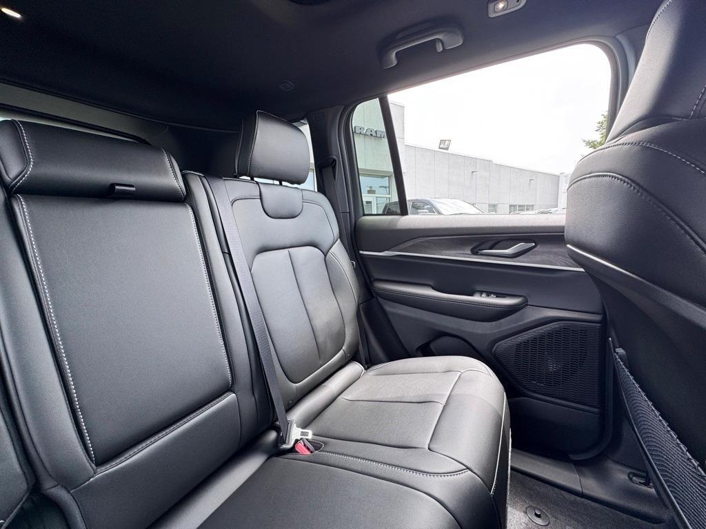 new 2025 Jeep Grand Cherokee car, priced at $44,950