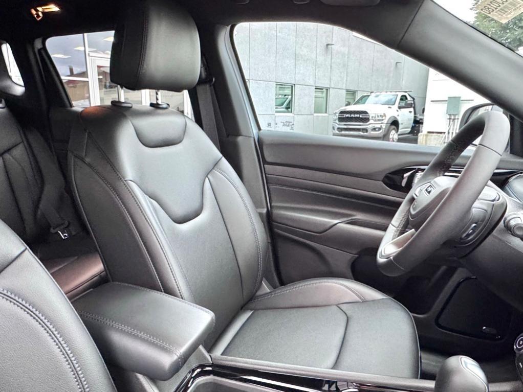 new 2025 Jeep Compass car