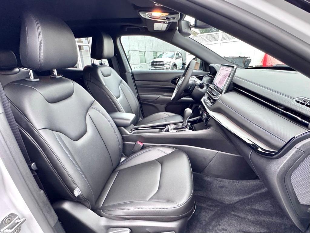 new 2025 Jeep Compass car