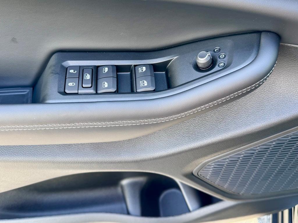 new 2025 Jeep Grand Cherokee car, priced at $50,910