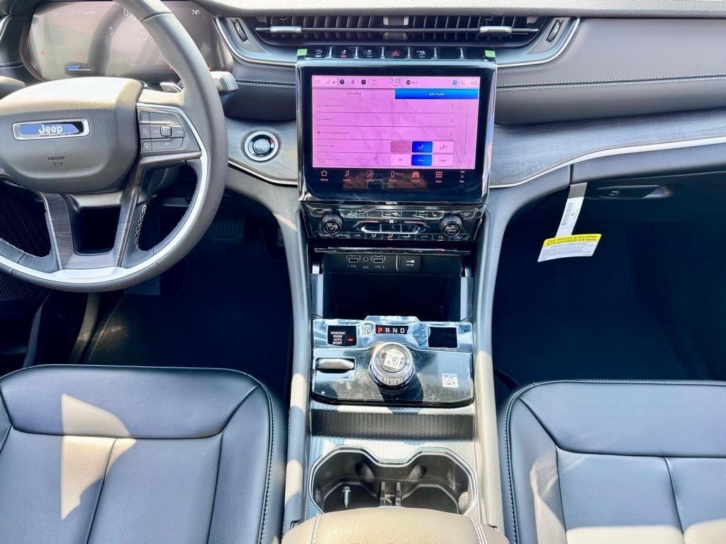 new 2025 Jeep Grand Cherokee car, priced at $50,910