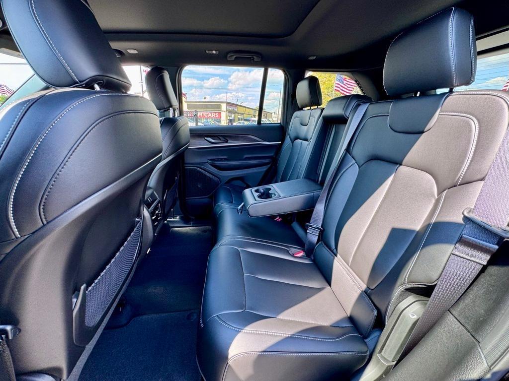 new 2025 Jeep Grand Cherokee car, priced at $50,910