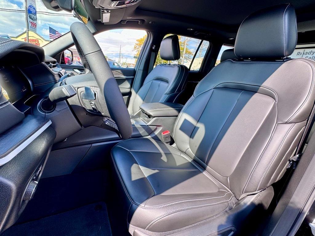 new 2025 Jeep Grand Cherokee car, priced at $50,910