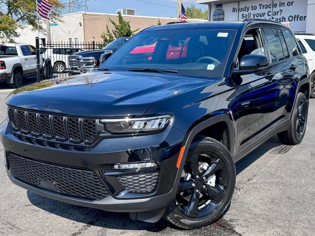 new 2025 Jeep Grand Cherokee car, priced at $50,910