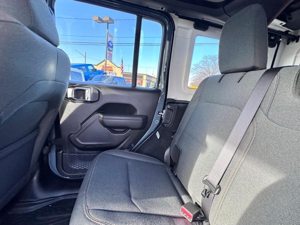 new 2025 Jeep Wrangler car