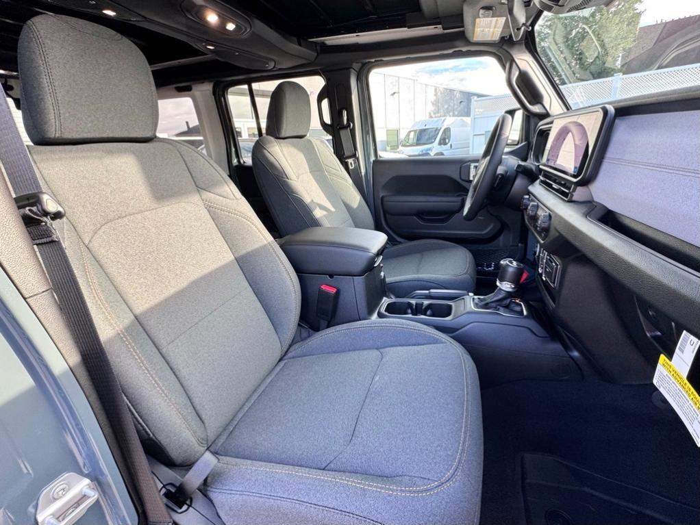 new 2025 Jeep Wrangler car