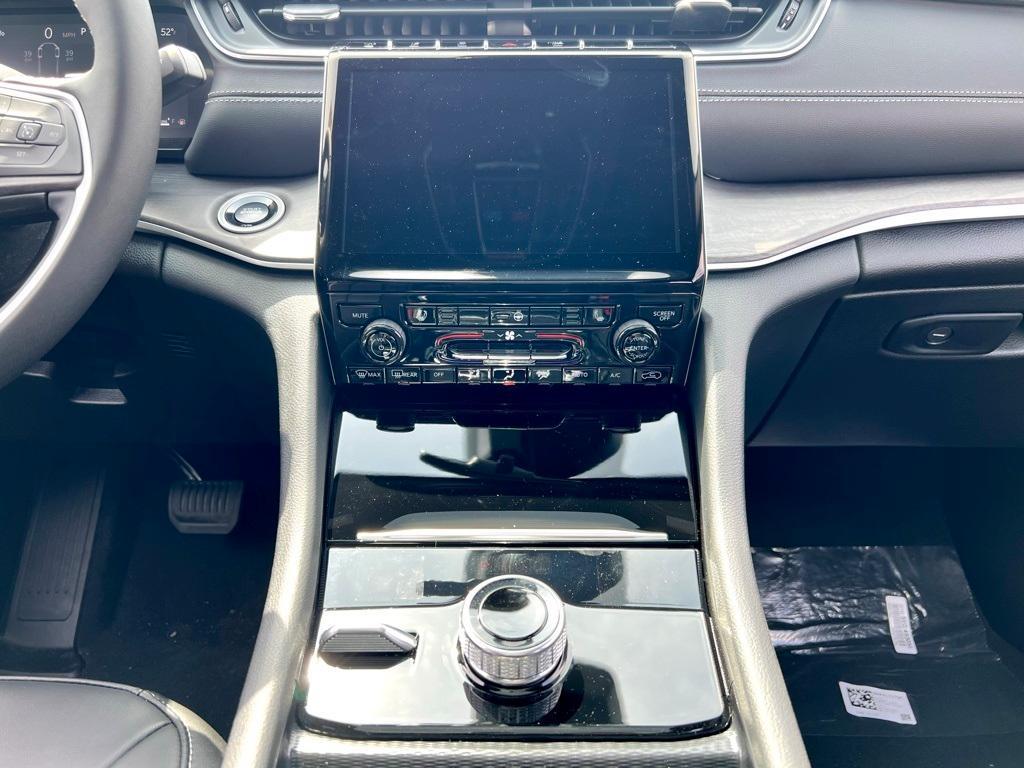 new 2025 Jeep Grand Cherokee L car, priced at $49,442