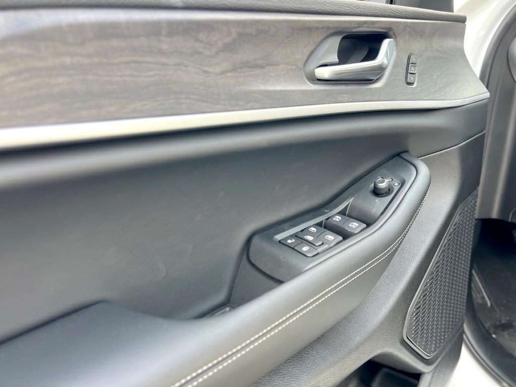 new 2025 Jeep Grand Cherokee L car, priced at $49,442