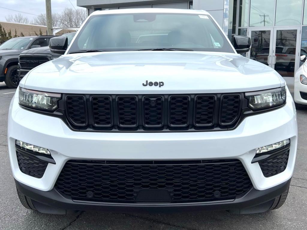 new 2025 Jeep Grand Cherokee car, priced at $47,850