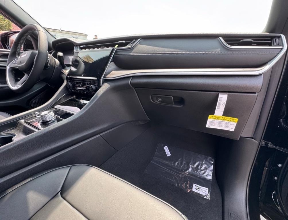 new 2025 Jeep Grand Cherokee L car, priced at $51,762