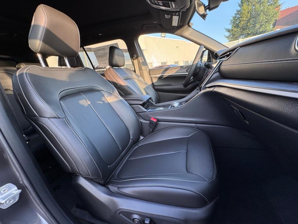 new 2025 Jeep Grand Cherokee L car, priced at $44,926