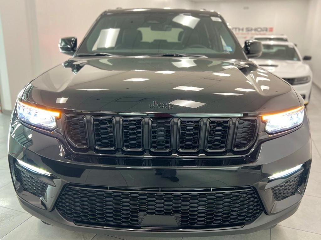 new 2025 Jeep Grand Cherokee car, priced at $42,950