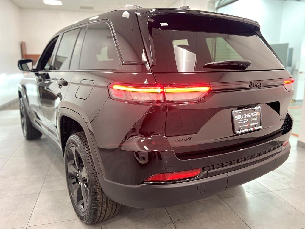 new 2025 Jeep Grand Cherokee car, priced at $42,950