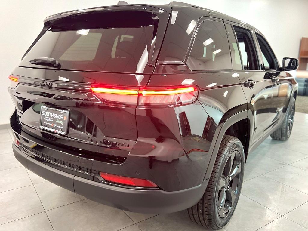 new 2025 Jeep Grand Cherokee car, priced at $42,950