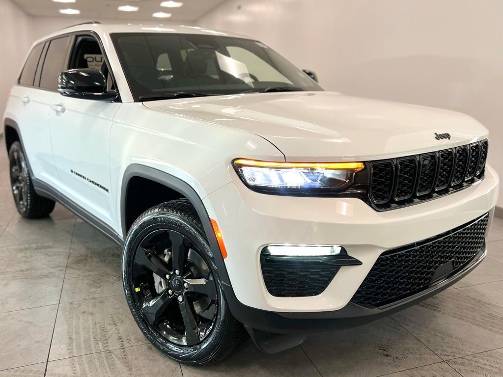 new 2025 Jeep Grand Cherokee car, priced at $44,950