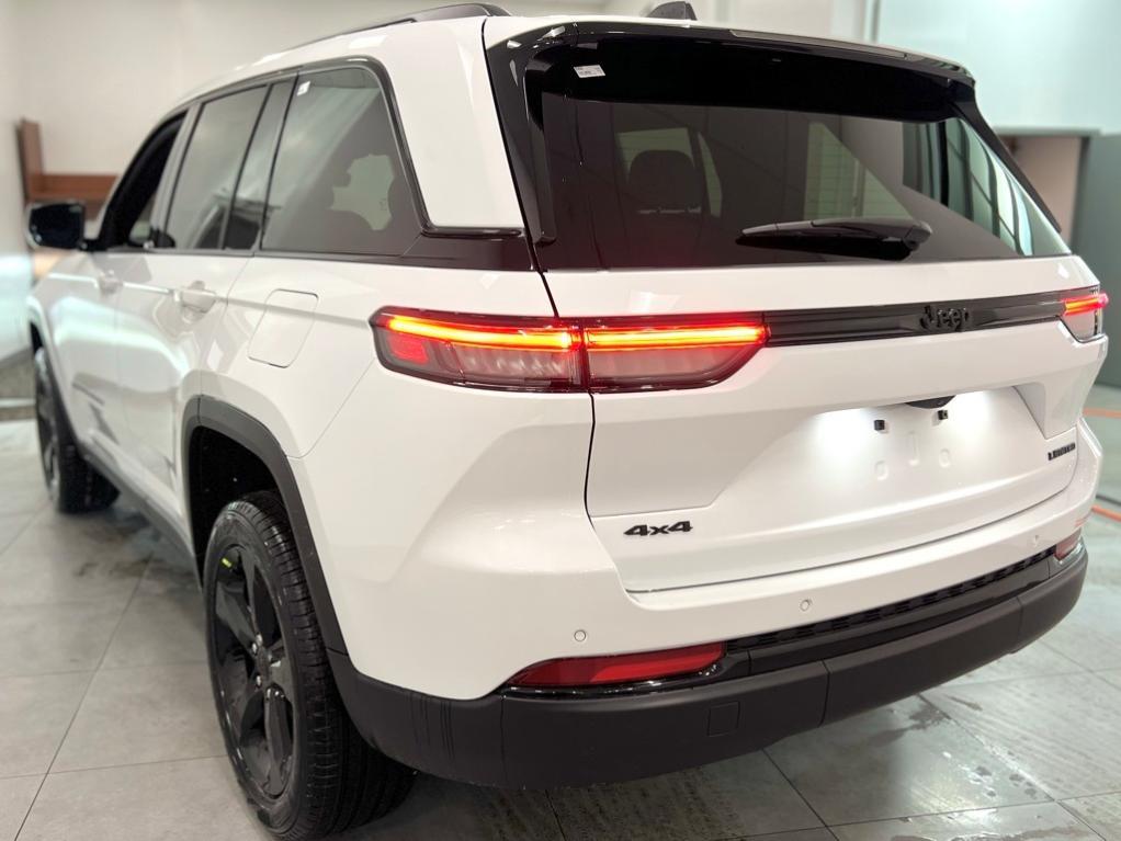 new 2025 Jeep Grand Cherokee car, priced at $44,950