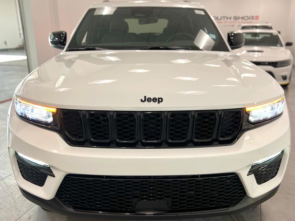 new 2025 Jeep Grand Cherokee car, priced at $44,950