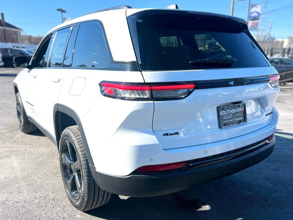 new 2025 Jeep Grand Cherokee car, priced at $43,850