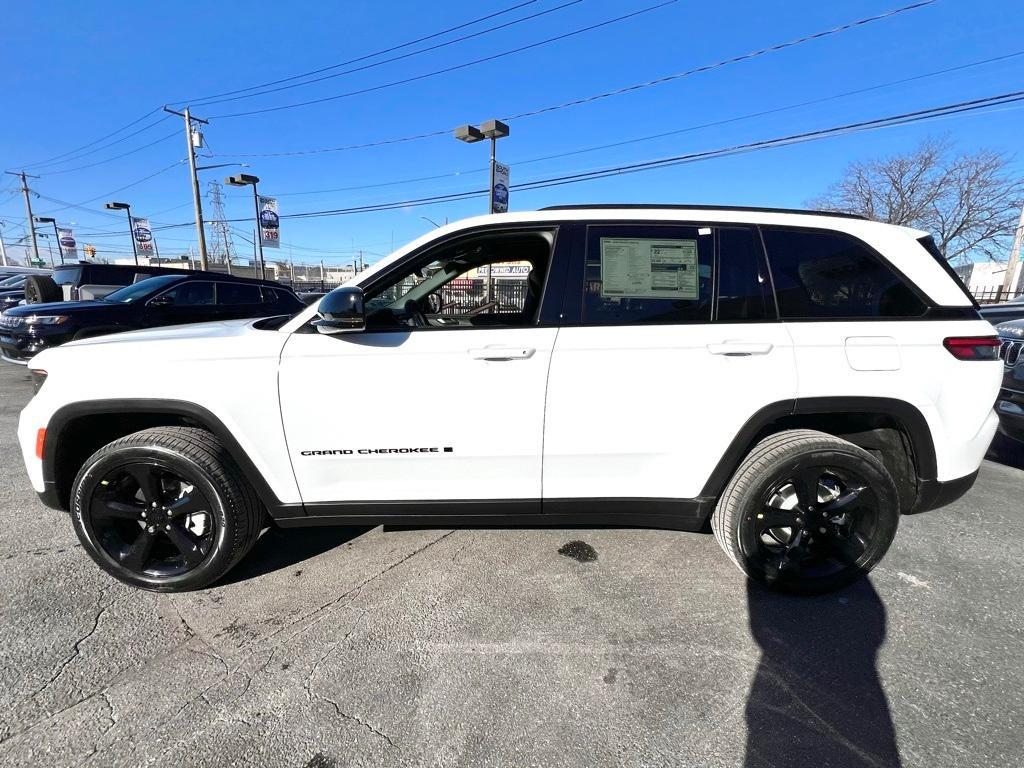 new 2025 Jeep Grand Cherokee car, priced at $43,850