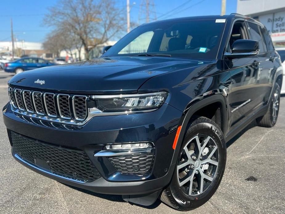 used 2024 Jeep Grand Cherokee car, priced at $39,995