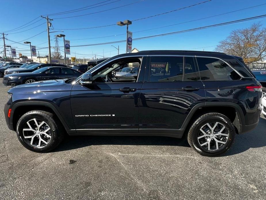 used 2024 Jeep Grand Cherokee car, priced at $39,995