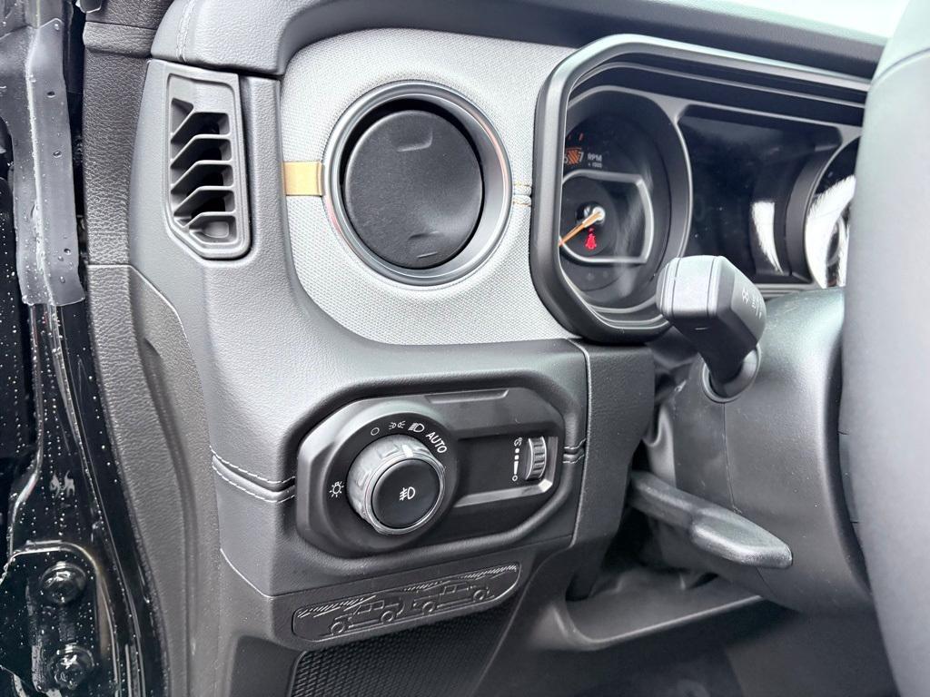 new 2025 Jeep Wrangler car, priced at $48,426