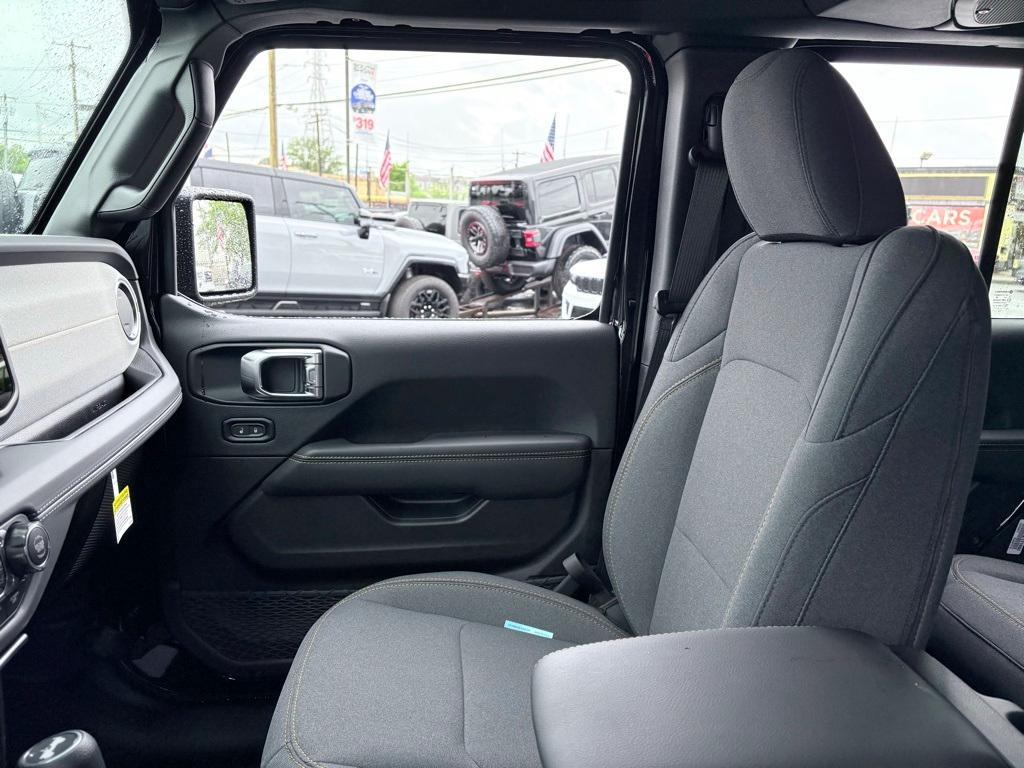 new 2025 Jeep Wrangler car, priced at $48,426