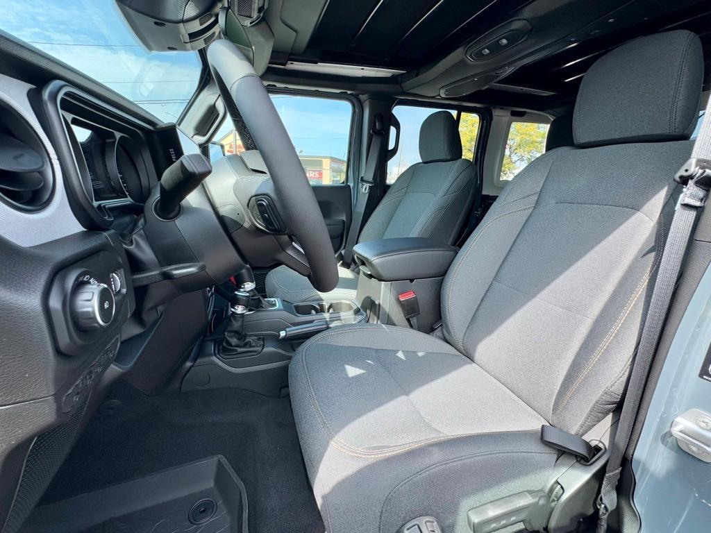 new 2025 Jeep Wrangler car, priced at $49,965