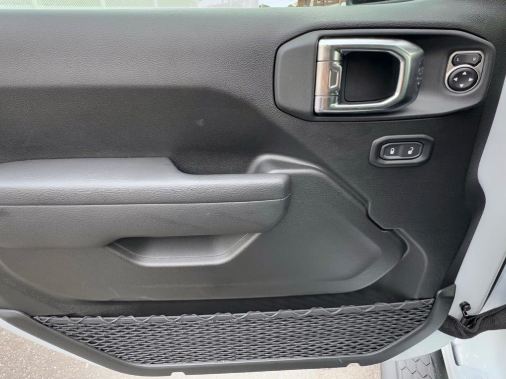 new 2025 Jeep Wrangler car