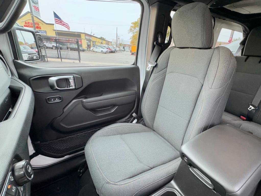 new 2025 Jeep Wrangler car