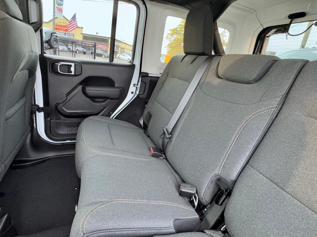 new 2025 Jeep Wrangler car