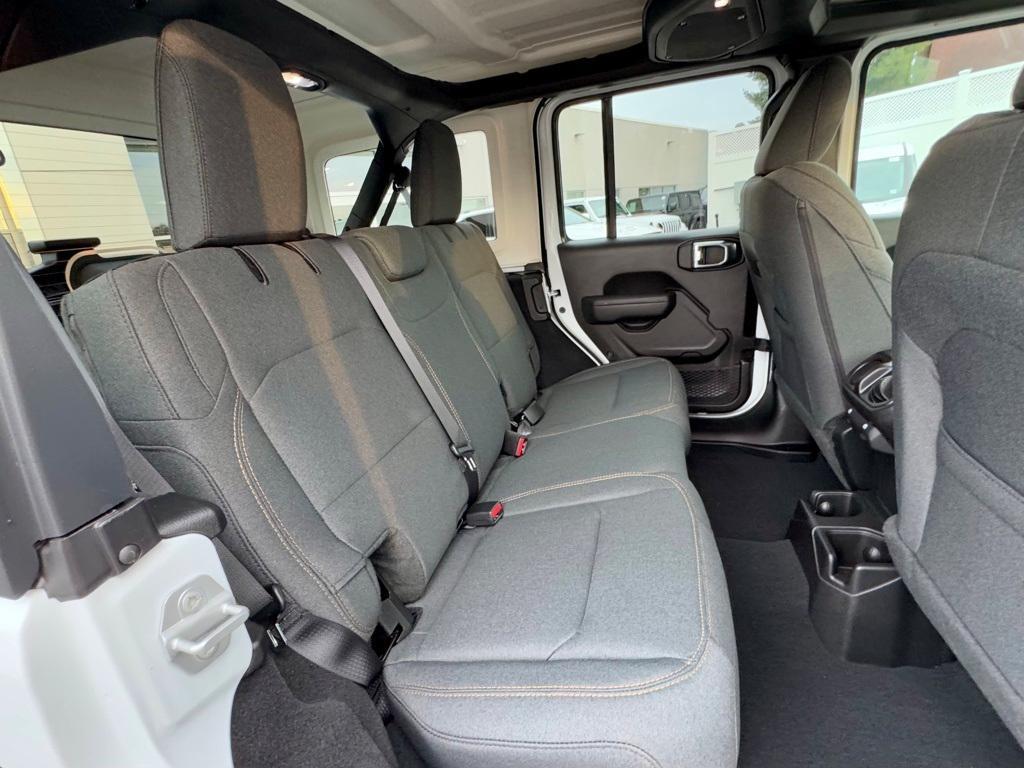 new 2025 Jeep Wrangler car