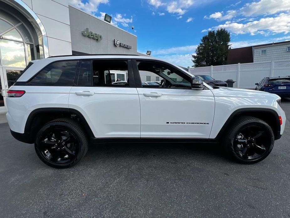 new 2024 Jeep Grand Cherokee car, priced at $43,350