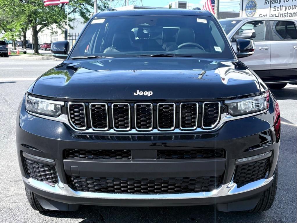 new 2025 Jeep Grand Cherokee L car, priced at $49,037