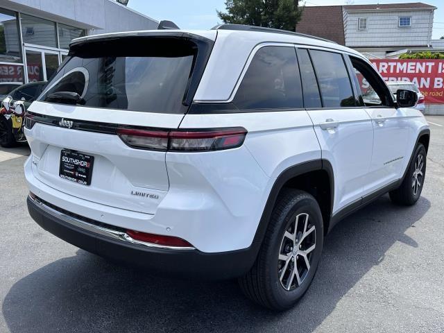 new 2024 Jeep Grand Cherokee car, priced at $39,495