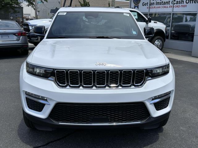 new 2024 Jeep Grand Cherokee car, priced at $39,495