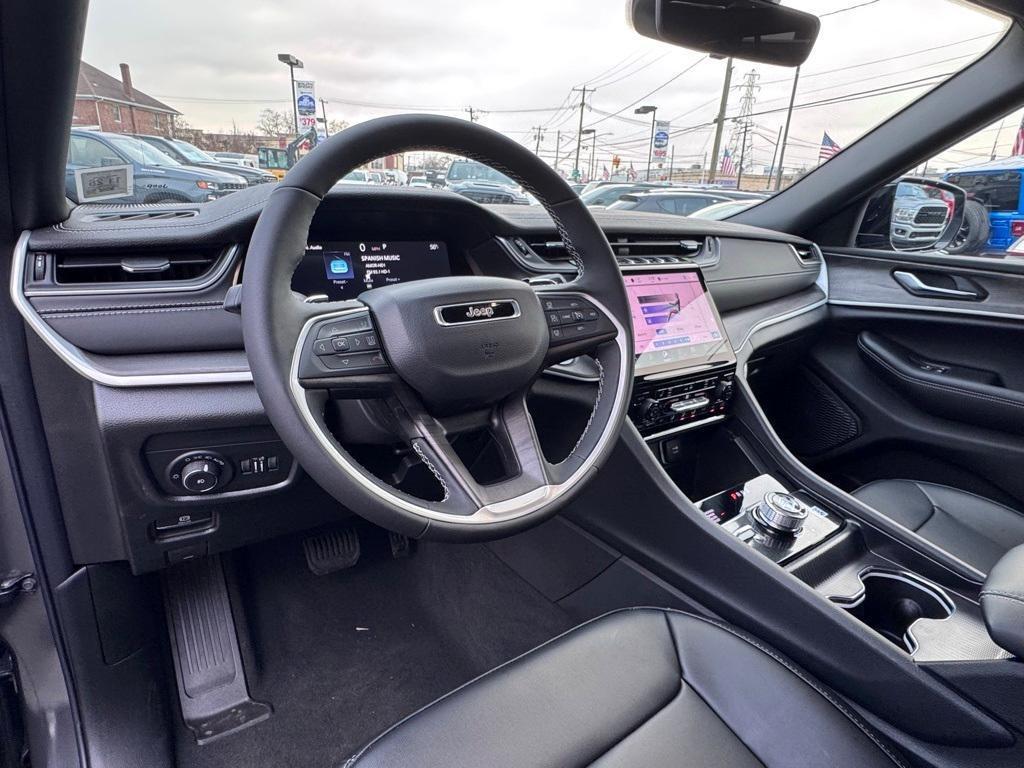 new 2025 Jeep Grand Cherokee car, priced at $48,185