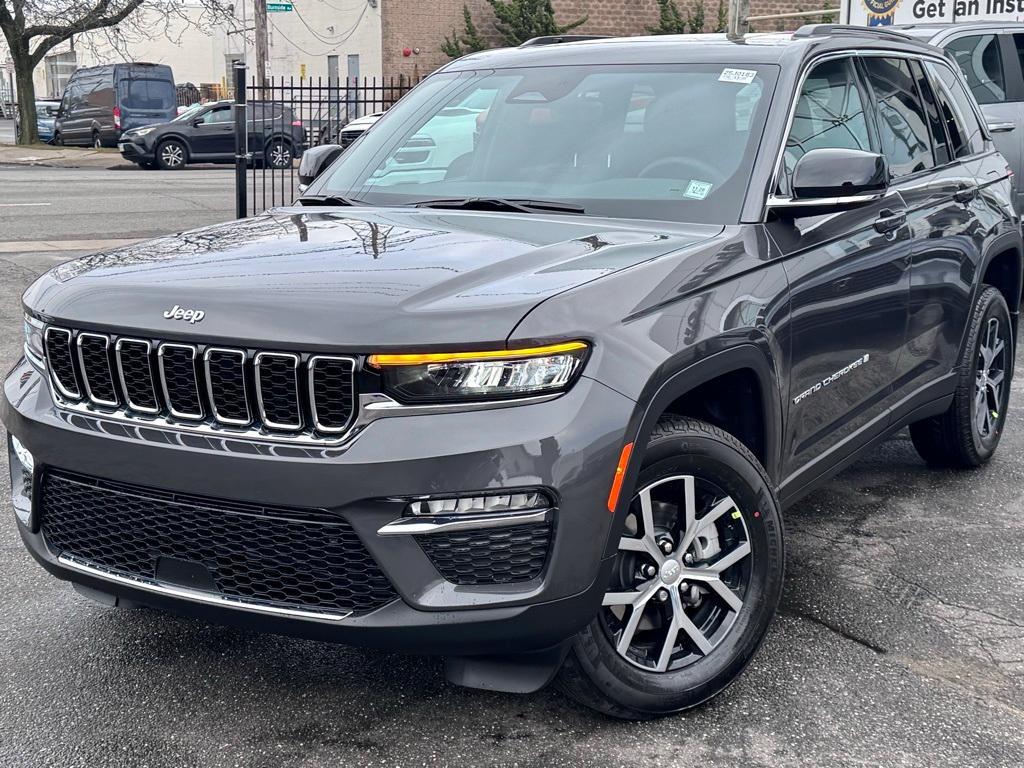 new 2025 Jeep Grand Cherokee car, priced at $48,185