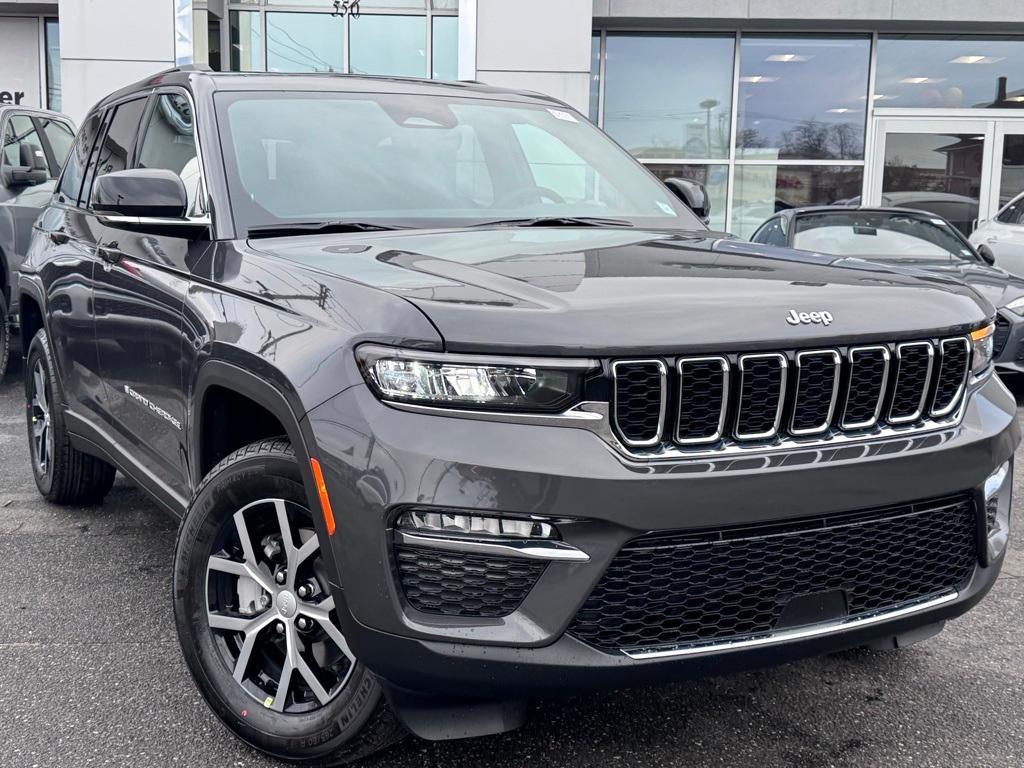 new 2025 Jeep Grand Cherokee car, priced at $48,185