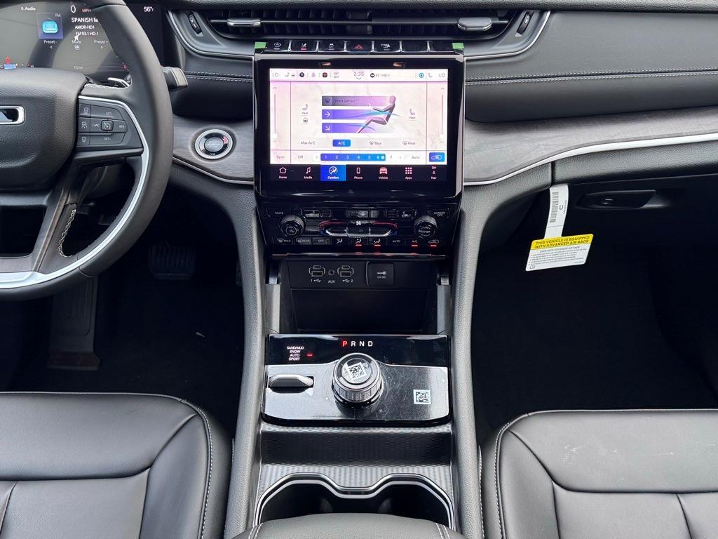 new 2025 Jeep Grand Cherokee car, priced at $48,185