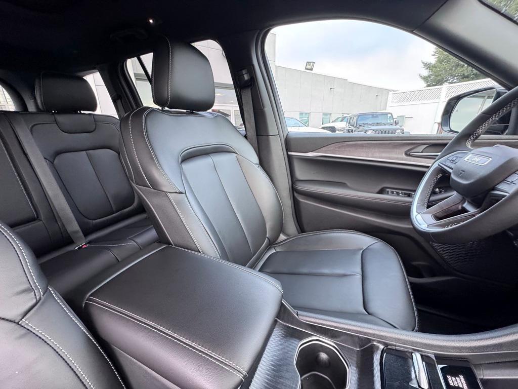 new 2025 Jeep Grand Cherokee car, priced at $48,185