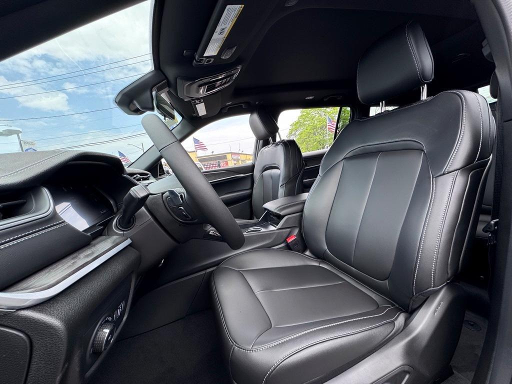 new 2025 Jeep Grand Cherokee L car, priced at $44,950