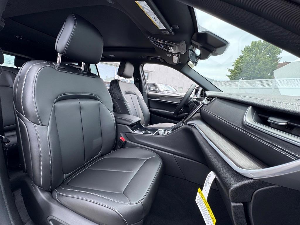 new 2025 Jeep Grand Cherokee L car, priced at $44,950