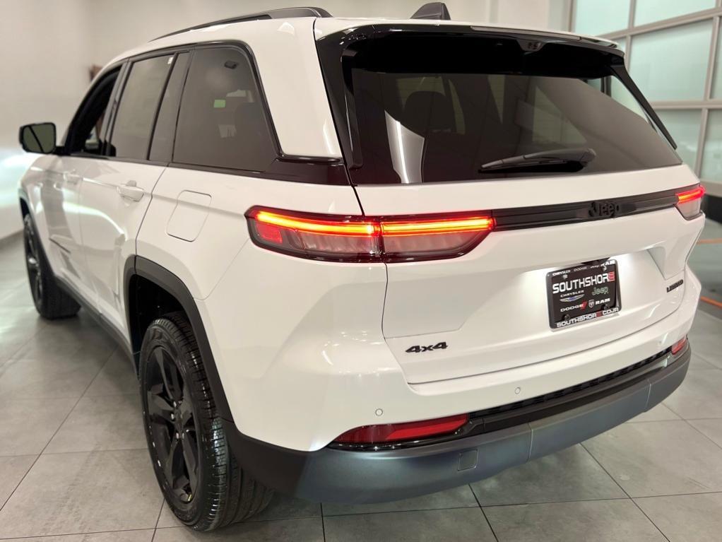 new 2025 Jeep Grand Cherokee car, priced at $44,950